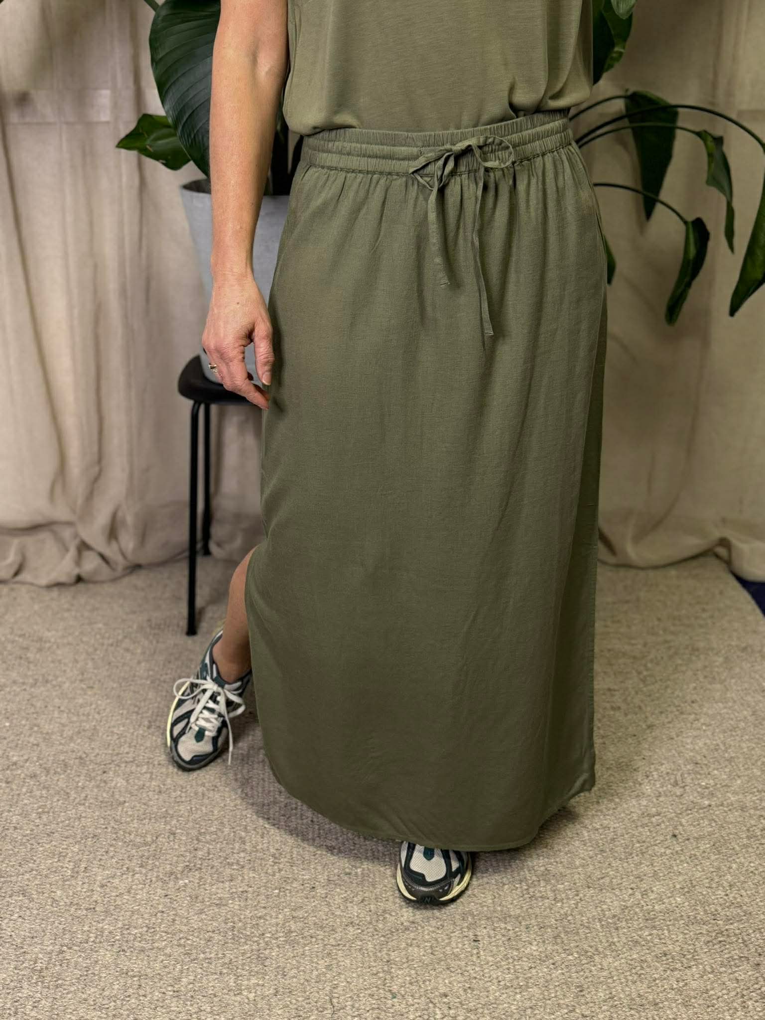 PCPIA Midi Skirt - Deep Lichen Green